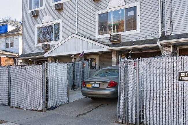 Entrance - Cassidy Condominiums