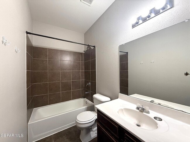 Building Photo - 3729 Loma Brisa Dr
