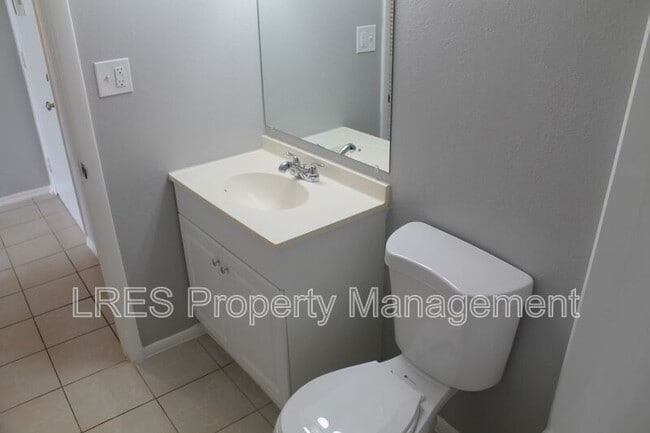 Building Photo - 139 Scottsdale Square