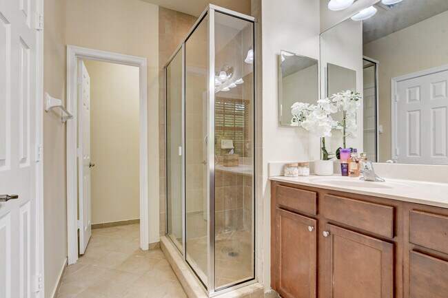 Building Photo - 10366 Wellington Parc Dr