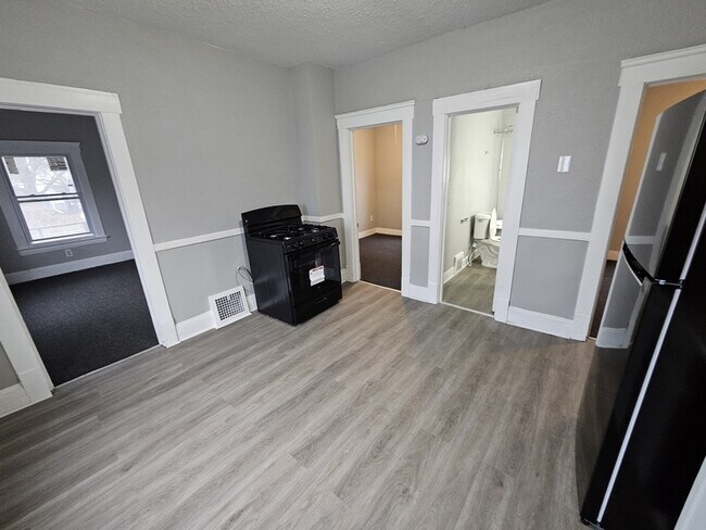 Building Photo - 4110 E 64th St