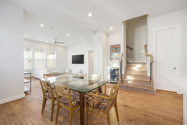 Building Photo - 6302 Chelsea Falls Ln