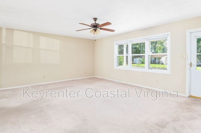 Building Photo - 726 Sunnywood Rd