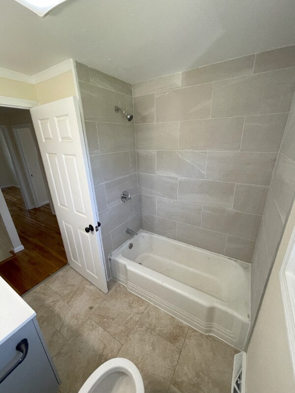 Building Photo - 16 Totman Dr