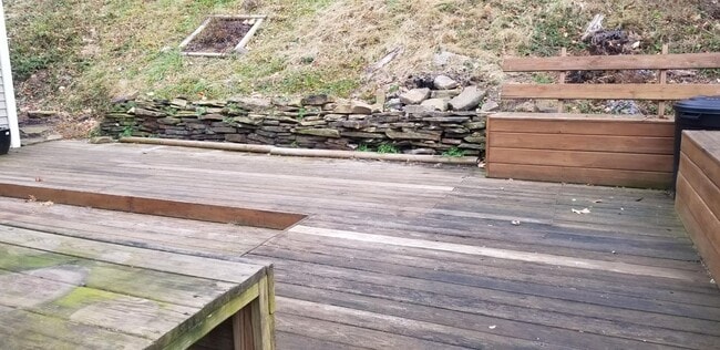 Building Photo - 3 bedroom house for rent in Blawnox