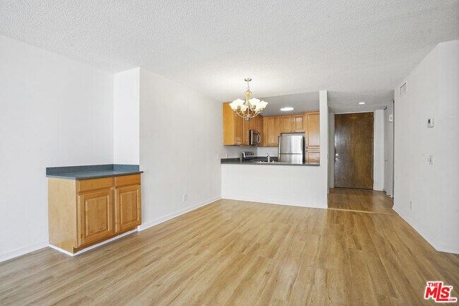 Building Photo - 10751 Wilshire Blvd