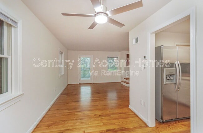 Building Photo - 2032 Arlington Ter