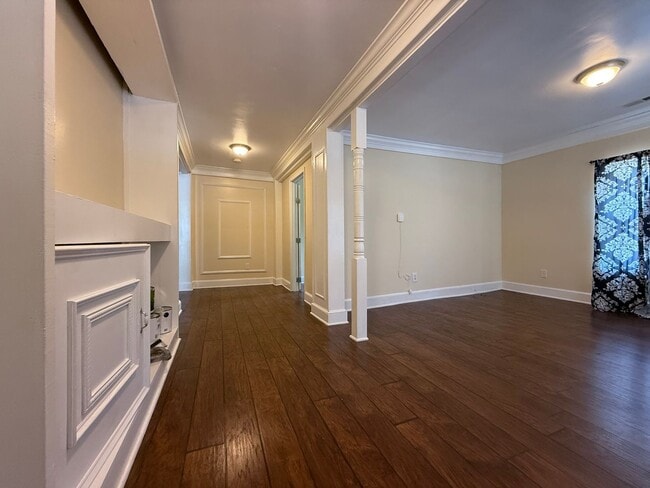 Building Photo - Two Bedroom/Two Bath for Rent