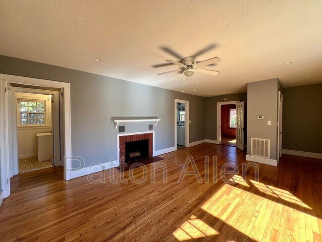 Building Photo - 15 Allen Ave