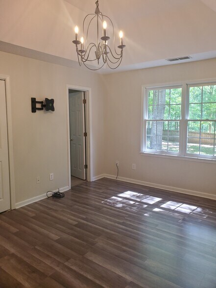 Building Photo - 18 Happy Valley Estates Dr