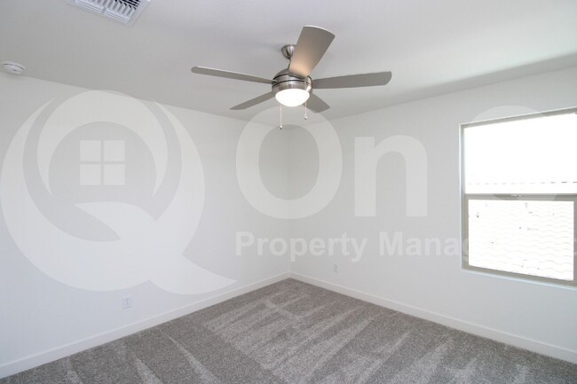 Building Photo - 2957 E Cherry Hill Dr