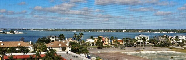 Building Photo - 10355 Paradise Blvd