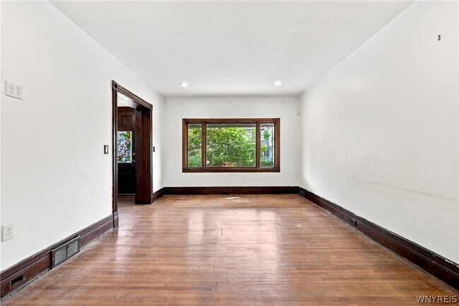Building Photo - 304 W Delavan Ave