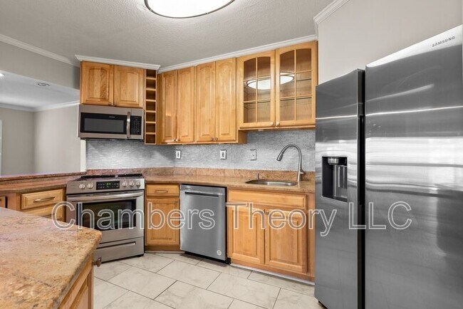 Building Photo - 309 Yoakum Pkwy