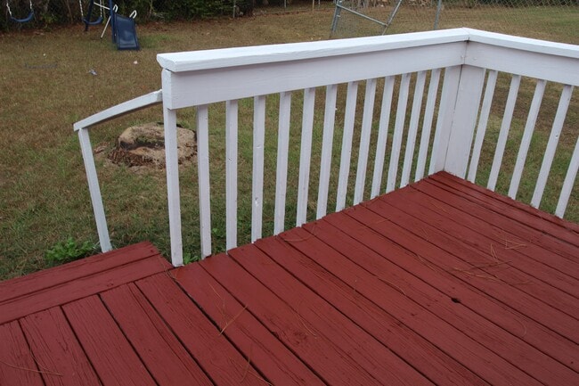 Building Photo - 609 Sapling Ln