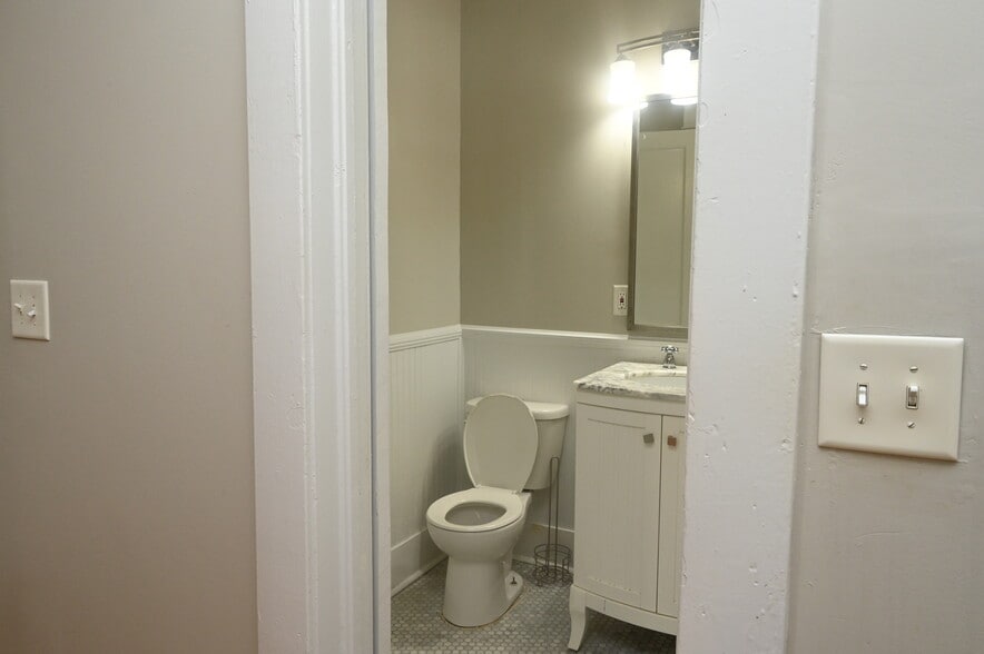Building Photo - 309 Dargan Pl SW
