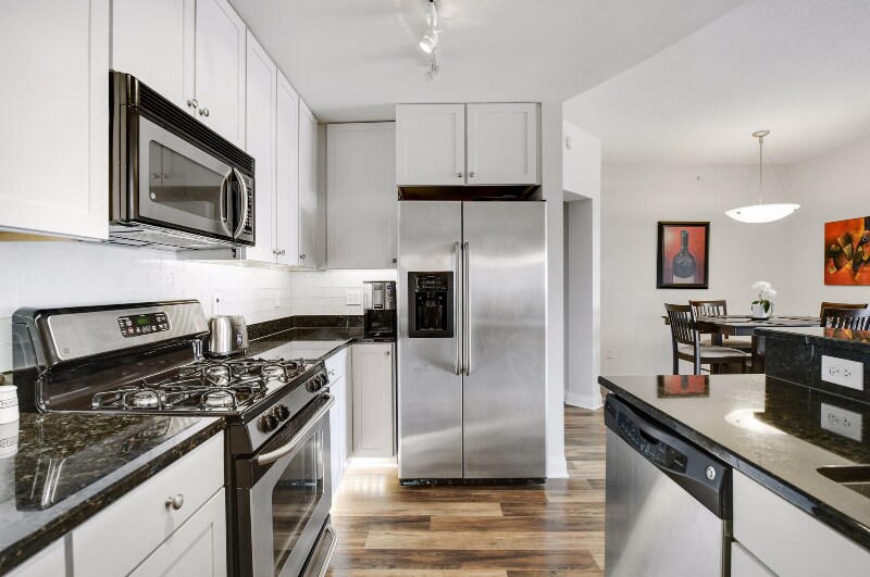 Building Photo - 100 3rd Ave S