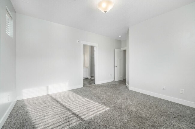 Building Photo - 782 Pratt Ln