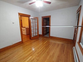 Building Photo - 18 Pearl St