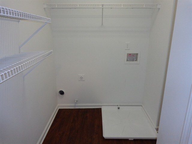 Building Photo - 433 Holland Springs Dr