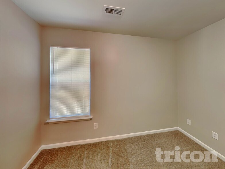 Building Photo - 4805 Canipe Dr