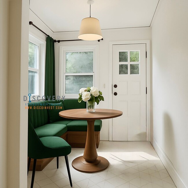 Building Photo - 2 Bedroom Dimond District Spanish Style Bu...