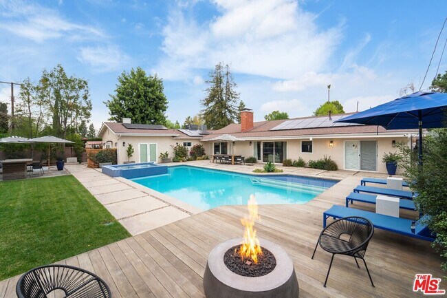 Building Photo - 4731 Deseret Dr