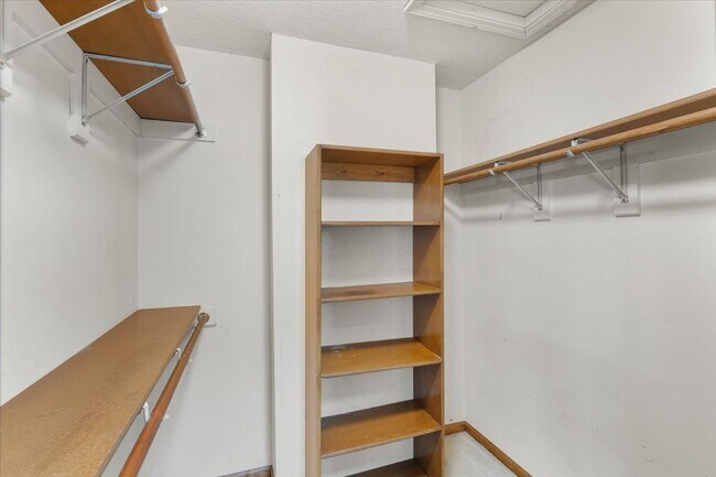 Building Photo - 6319 N Colorado Ave