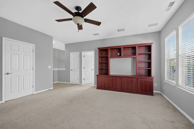 Building Photo - Unique Centennial Townhome