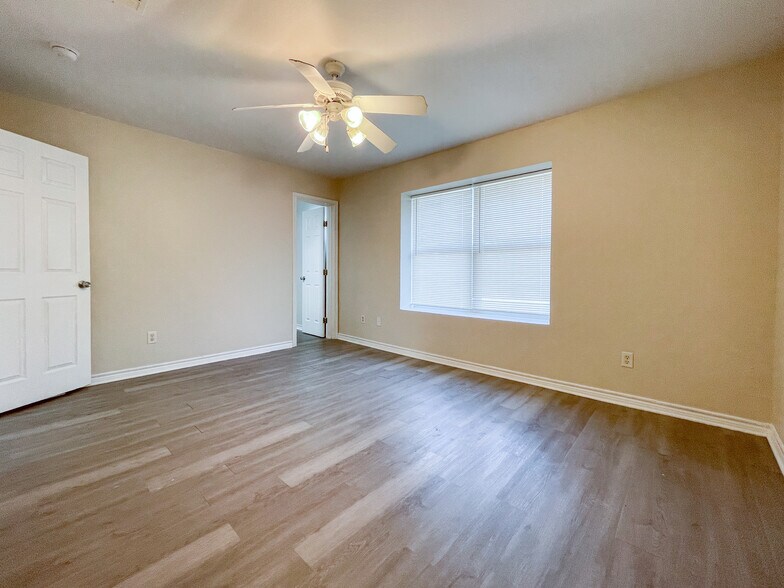 Building Photo - 309 Gurley Ln