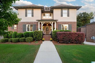 Building Photo - 2302 Southampton Dr