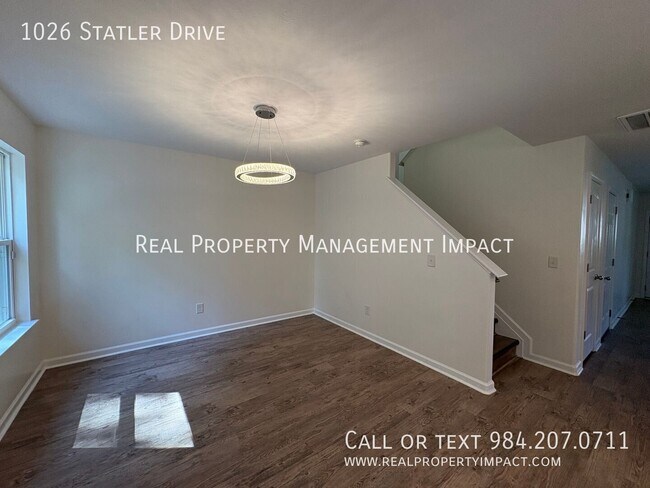 Building Photo - 1026 Statler Dr