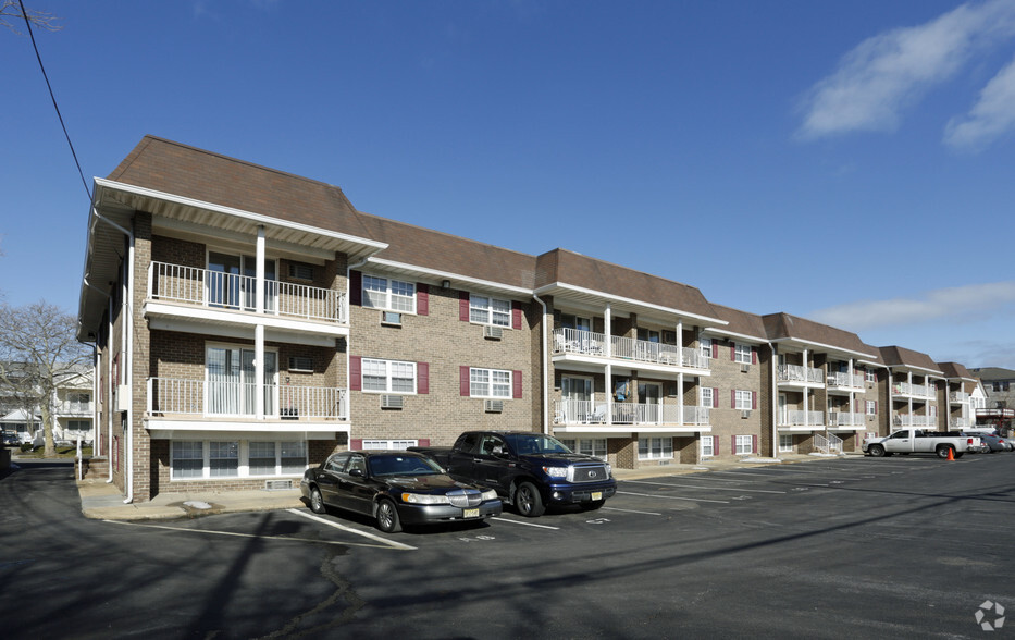 Primary Photo - Mariner Apartments