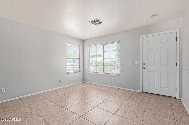 Building Photo - 10874 W Edgemont Ave