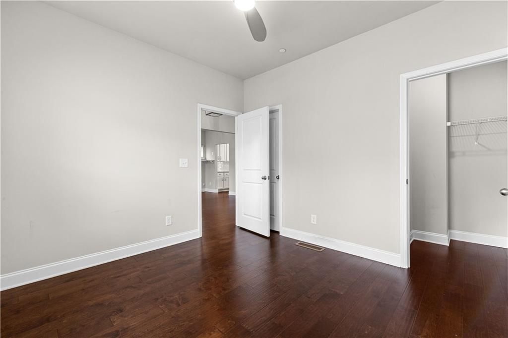 Building Photo - 156 Adams Cir