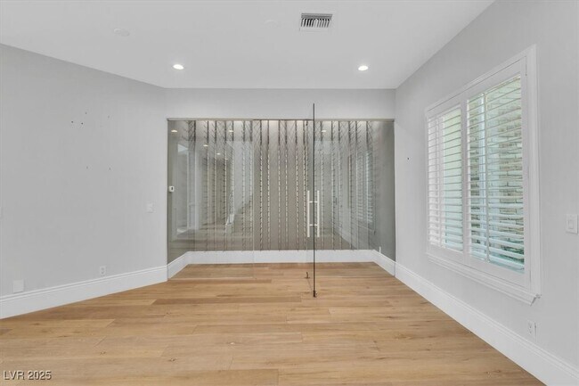 Building Photo - 2104 Redbird Dr