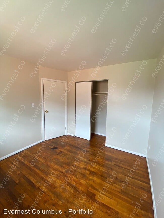 Building Photo - 1217 Crestwood Ave