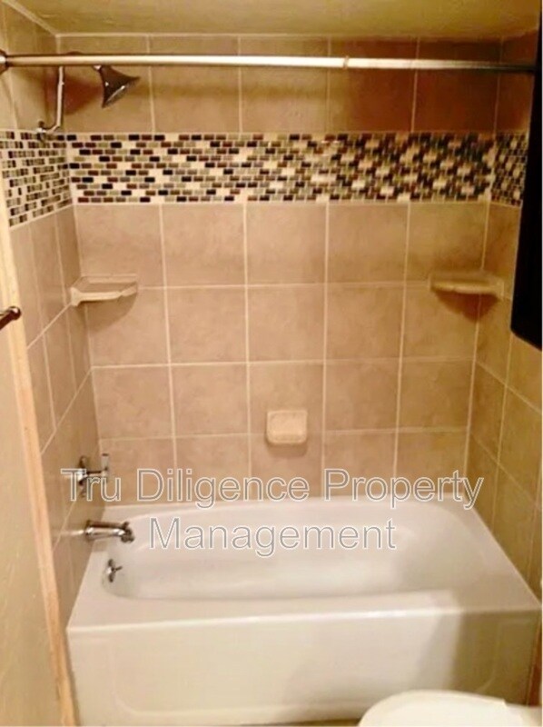 Building Photo - 14327 N Pennsylvania Ave