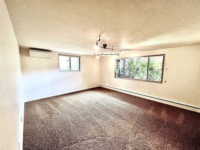 Building Photo - Stunning, 4 Bedroom, 3500 Square Foot, Highland's Home in Boise's North End
