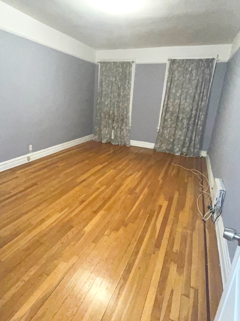Large Bedroom - 7119 Shore Rd