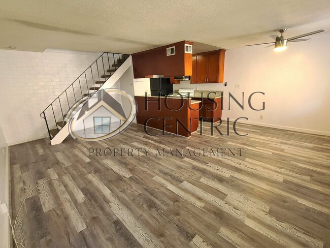 Building Photo - 9013 Montoya St