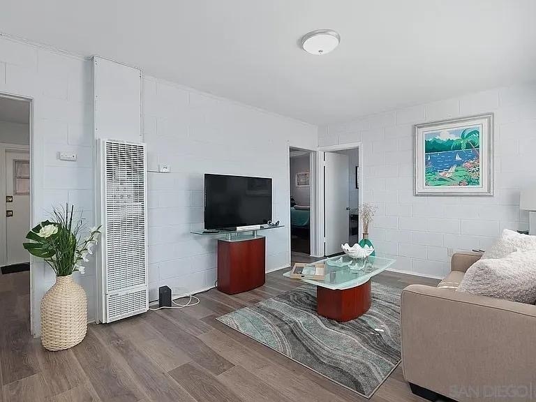 Building Photo - 1382 Grove Ave