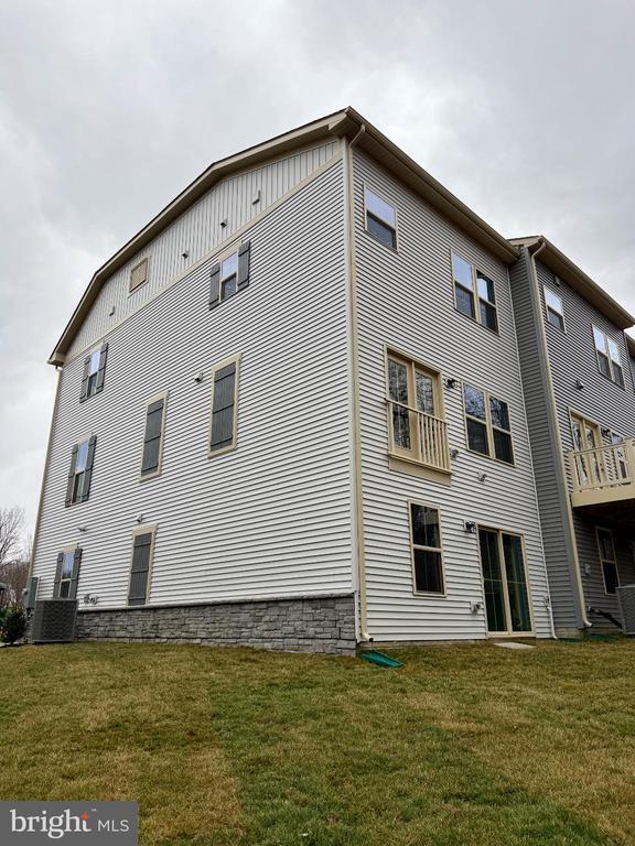 Building Photo - 9331 Klamath Ct