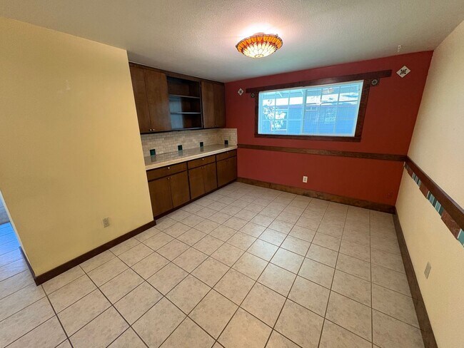 Building Photo - 20766 Canterbury Ct