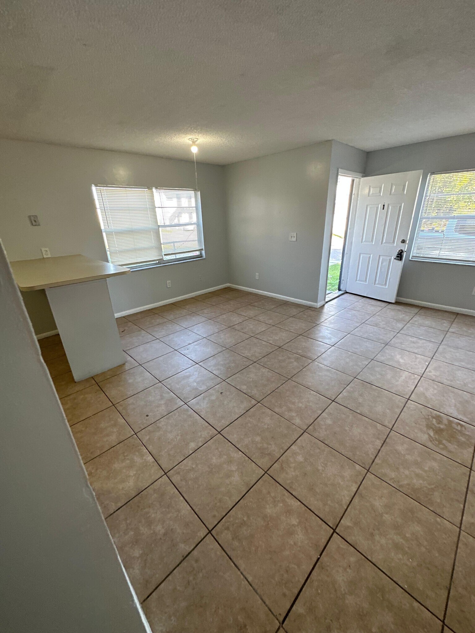 Building Photo - 712 Eaverson St