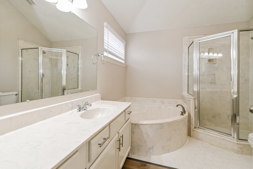 Building Photo - 2752 Misty Valley Dr