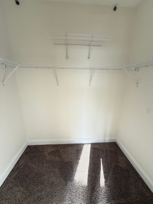 Building Photo - Renovated Cornelius Condo | Two Covered Balconies | Walk to Downtown & Antiquity | Lake Norman Area