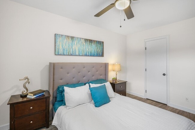 Building Photo - FOR RENT 1Br/1Ba 626 Sf Second Floor Condo...