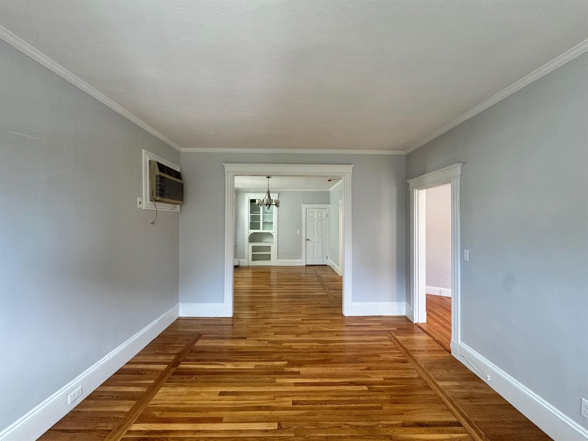 Building Photo - 136 Sharon St