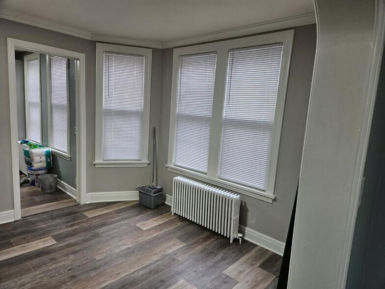 Dining room - 11 Willow Ave